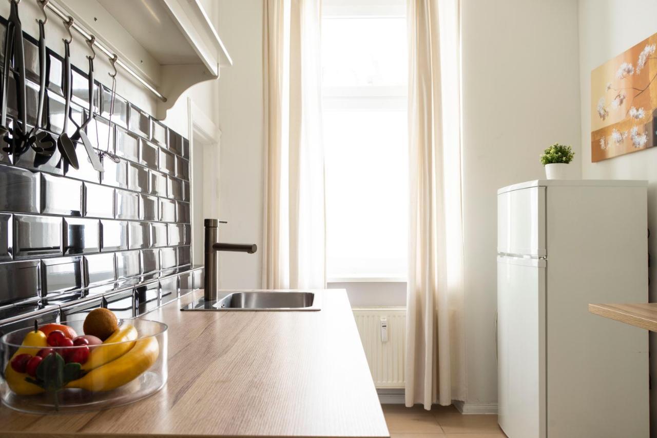 Freshly Renovated 2Br&Lr+Walk-In Rainshower Apartment เบอร์ลิน ภายนอก รูปภาพ